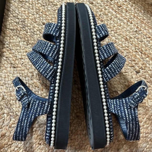 Chanel Tweed / Pearl Dad Sandals - Picture 6 of 11